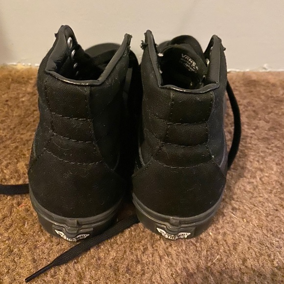 Shoes - Picture 2 of 4